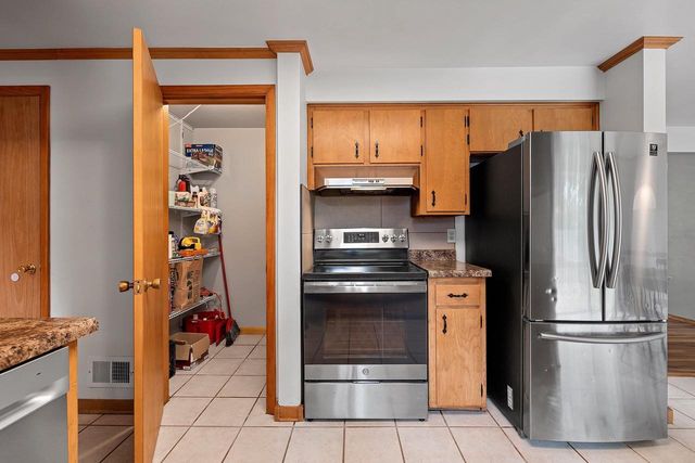 140 HELENE COURT, Green Bay, WI 54301