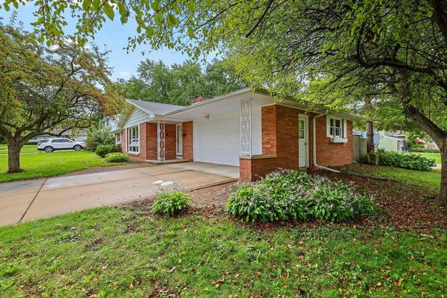 140 HELENE COURT, Green Bay, WI 54301