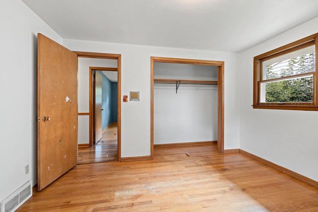 140 HELENE COURT, Green Bay, WI 54301