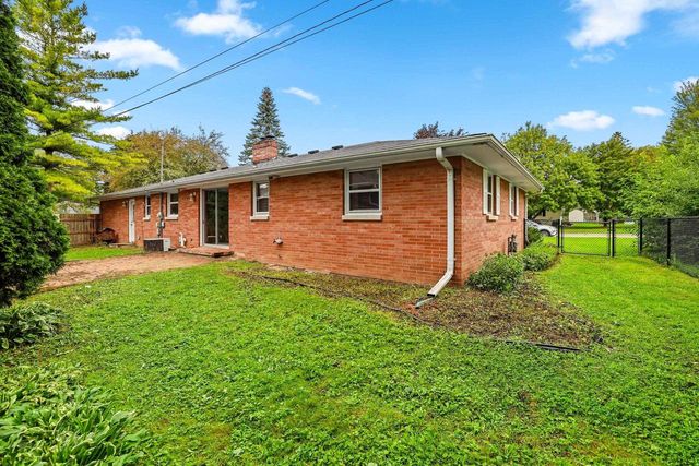 140 HELENE COURT, Green Bay, WI 54301