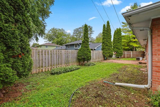 140 HELENE COURT, Green Bay, WI 54301