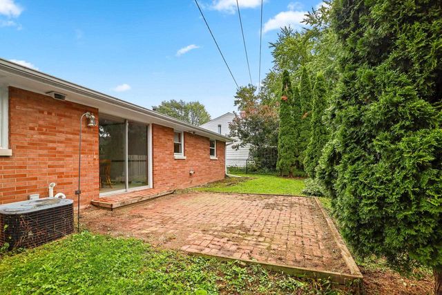 140 HELENE COURT, Green Bay, WI 54301
