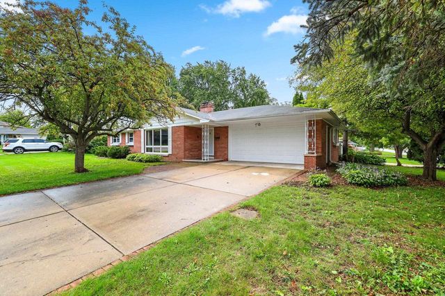 140 HELENE COURT, Green Bay, WI 54301