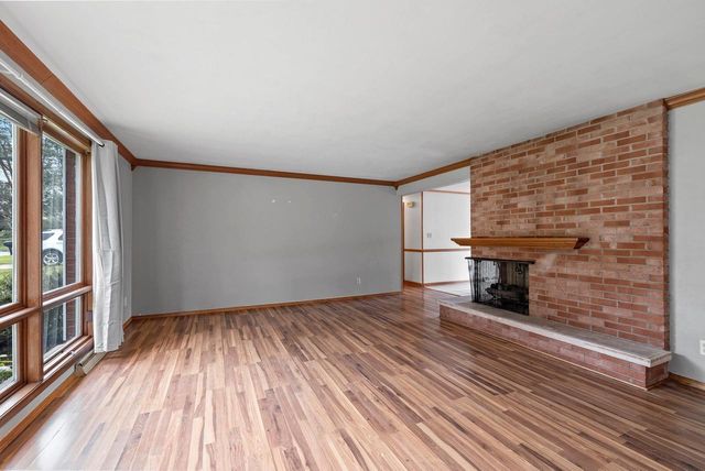 140 HELENE COURT, Green Bay, WI 54301