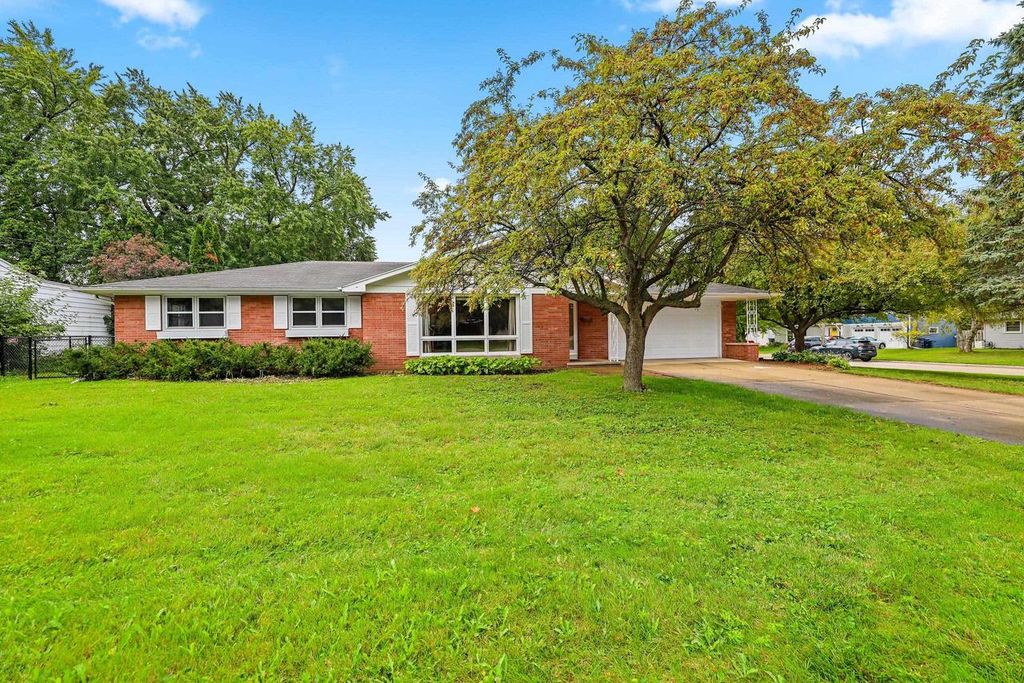140 HELENE COURT, Green Bay, WI 54301