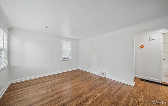 9425 Ridge Avenue, St Louis, MO 63114