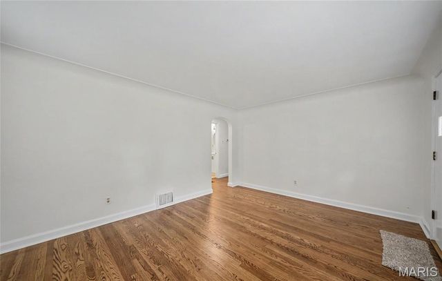 9425 Ridge Avenue, St Louis, MO 63114