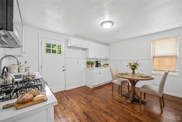 9425 Ridge Avenue, St Louis, MO 63114