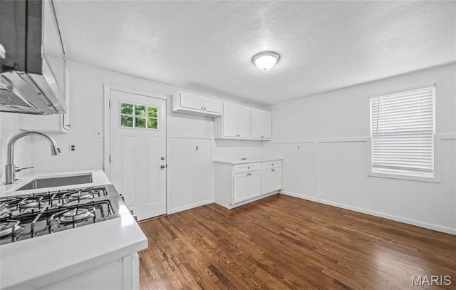 9425 Ridge Avenue, St Louis, MO 63114