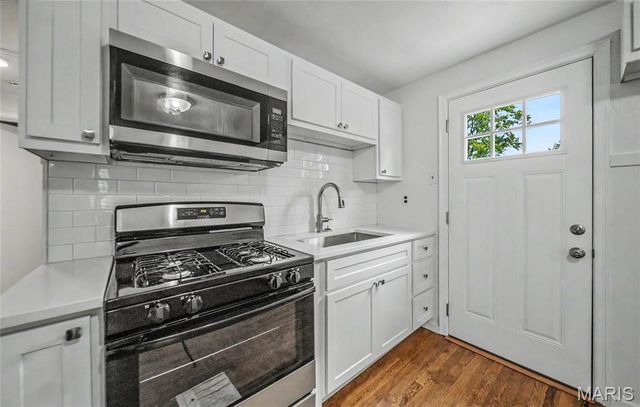 9425 Ridge Avenue, St Louis, MO 63114