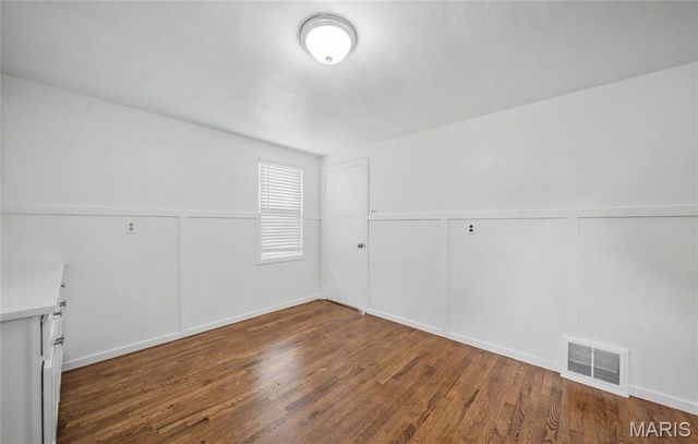 9425 Ridge Avenue, St Louis, MO 63114