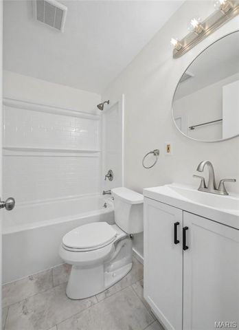 9425 Ridge Avenue, St Louis, MO 63114