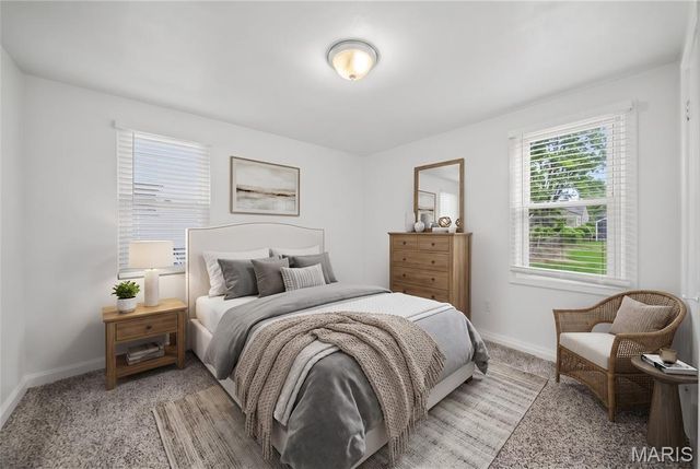 9425 Ridge Avenue, St Louis, MO 63114