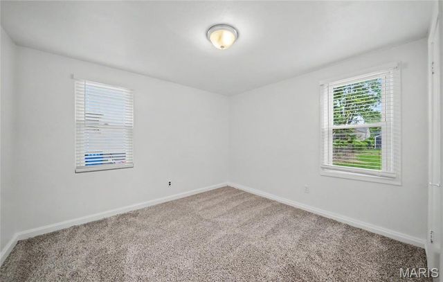 9425 Ridge Avenue, St Louis, MO 63114