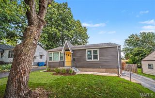 9425 Ridge Avenue, St Louis, MO 63114