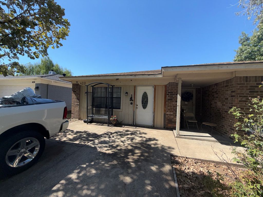 420 Allencrest Drive, White Settlement, TX 76108 — photo 2