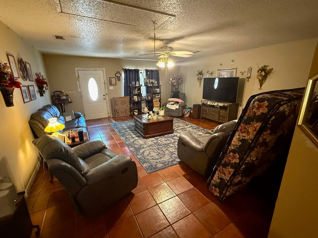 420 Allencrest Drive, White Settlement, TX 76108 — photo 4