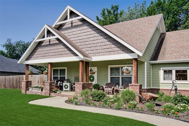 404 Grandview Drive, Prairie Grove, AR 72753