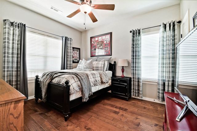 404 Grandview Drive, Prairie Grove, AR 72753