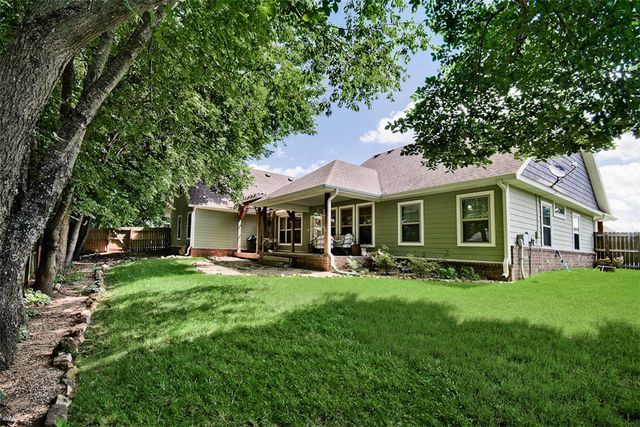 404 Grandview Drive, Prairie Grove, AR 72753