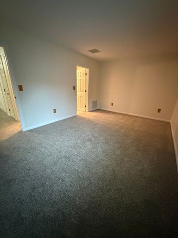 15 Stallbrook Rd 15, Milford, MA 01757