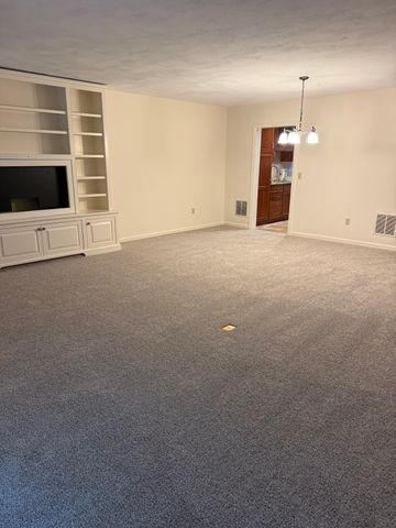 15 Stallbrook Rd 15, Milford, MA 01757