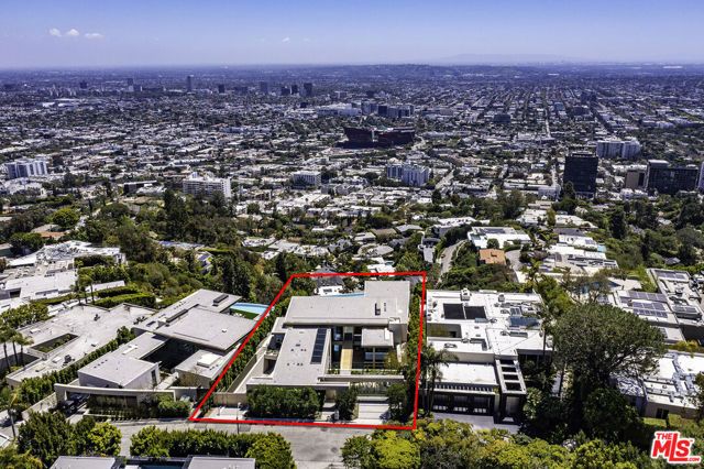 9016 Thrasher Avenue, Los Angeles, CA 90069