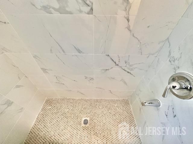 5 Gardner Court, Sayreville, NJ 08872