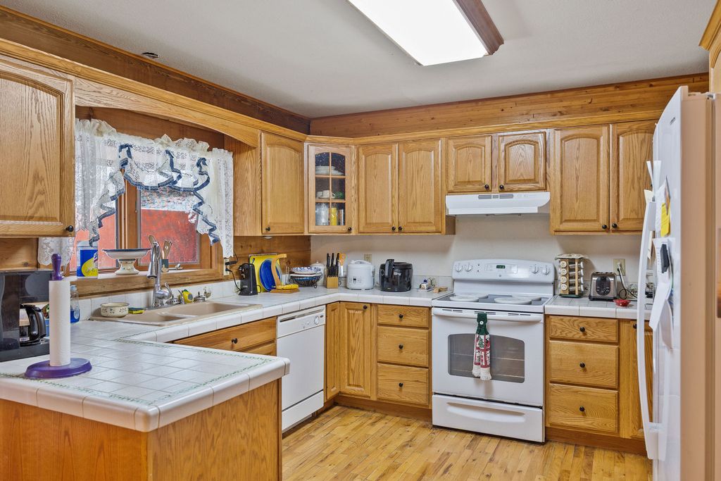 945 Truman Creek Road, Kila, MT 59920 photo 9