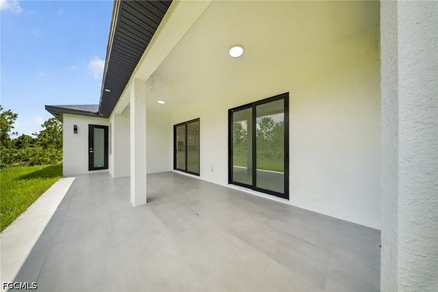 463 Zimmerman AVE S, Lehigh Acres, FL 33974