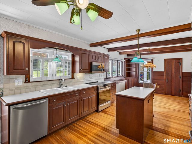 80 Baker Avenue, Groton, CT 06340