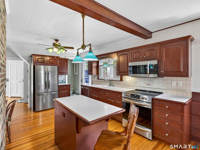 80 Baker Avenue, Groton, CT 06340