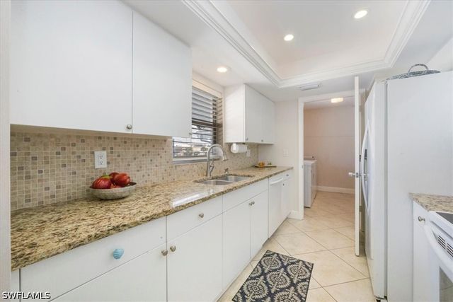 4126 Belair LN B6, Naples, FL 34103