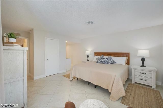 4126 Belair LN B6, Naples, FL 34103