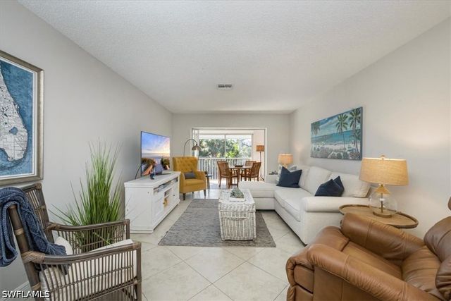 4126 Belair LN B6, Naples, FL 34103