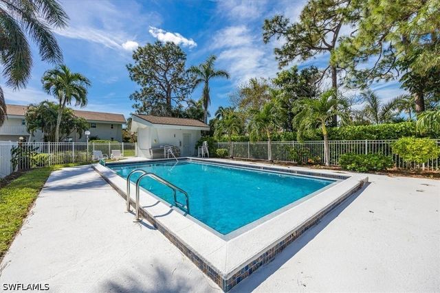 4126 Belair LN B6, Naples, FL 34103