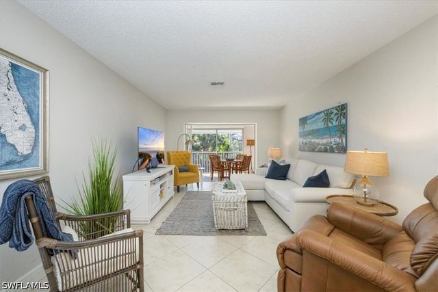 4126 Belair LN B6, Naples, FL 34103