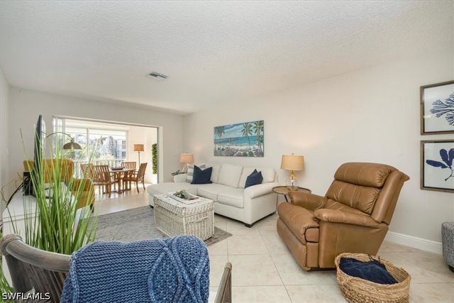 4126 Belair LN B6, Naples, FL 34103