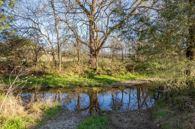 1793 Theta Pike, Columbia, TN 38401