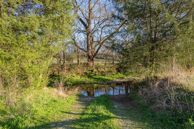 1793 Theta Pike, Columbia, TN 38401