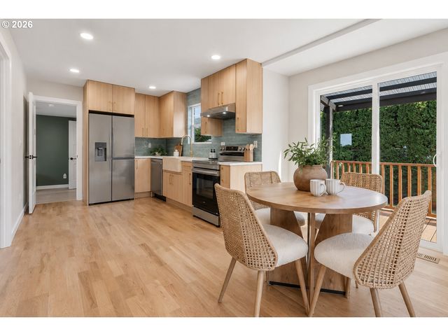 5658 N DELAWARE Ave, Portland, OR 97217