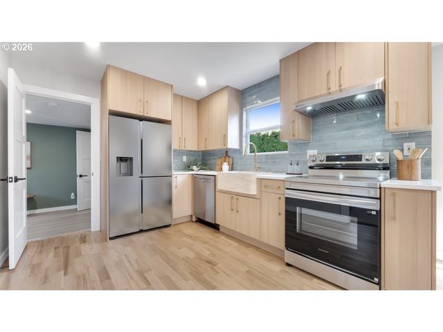 5658 N DELAWARE Ave, Portland, OR 97217