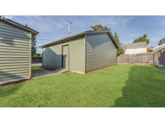 5658 N DELAWARE Ave, Portland, OR 97217
