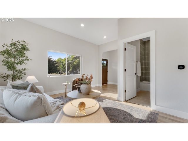 5658 N DELAWARE Ave, Portland, OR 97217