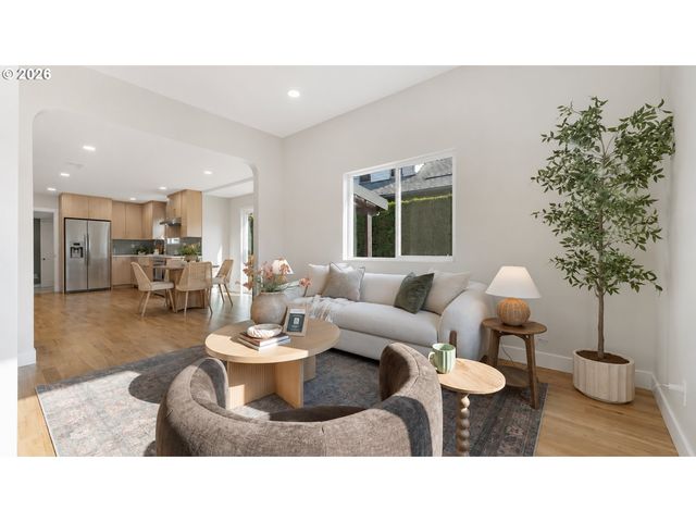 5658 N DELAWARE Ave, Portland, OR 97217
