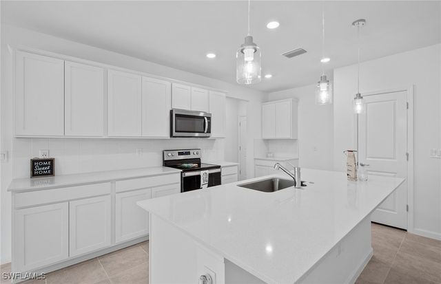 1654 Lake Jessup CIR, Cape Coral, FL 33909