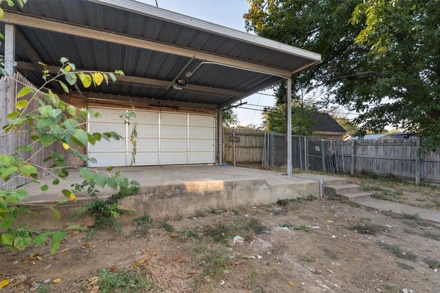 1463 Brook Meadow Circle B, Lancaster, TX 75134