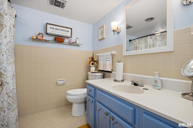 6016 N Knoxville Ave Apt 102, Peoria, IL 61614