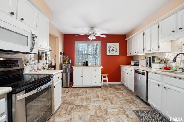 6016 N Knoxville Ave Apt 102, Peoria, IL 61614