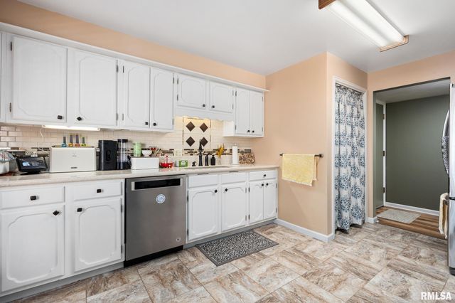 6016 N Knoxville Ave Apt 102, Peoria, IL 61614